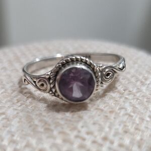 Elegant Silver and Amethyst Gemstone Ring